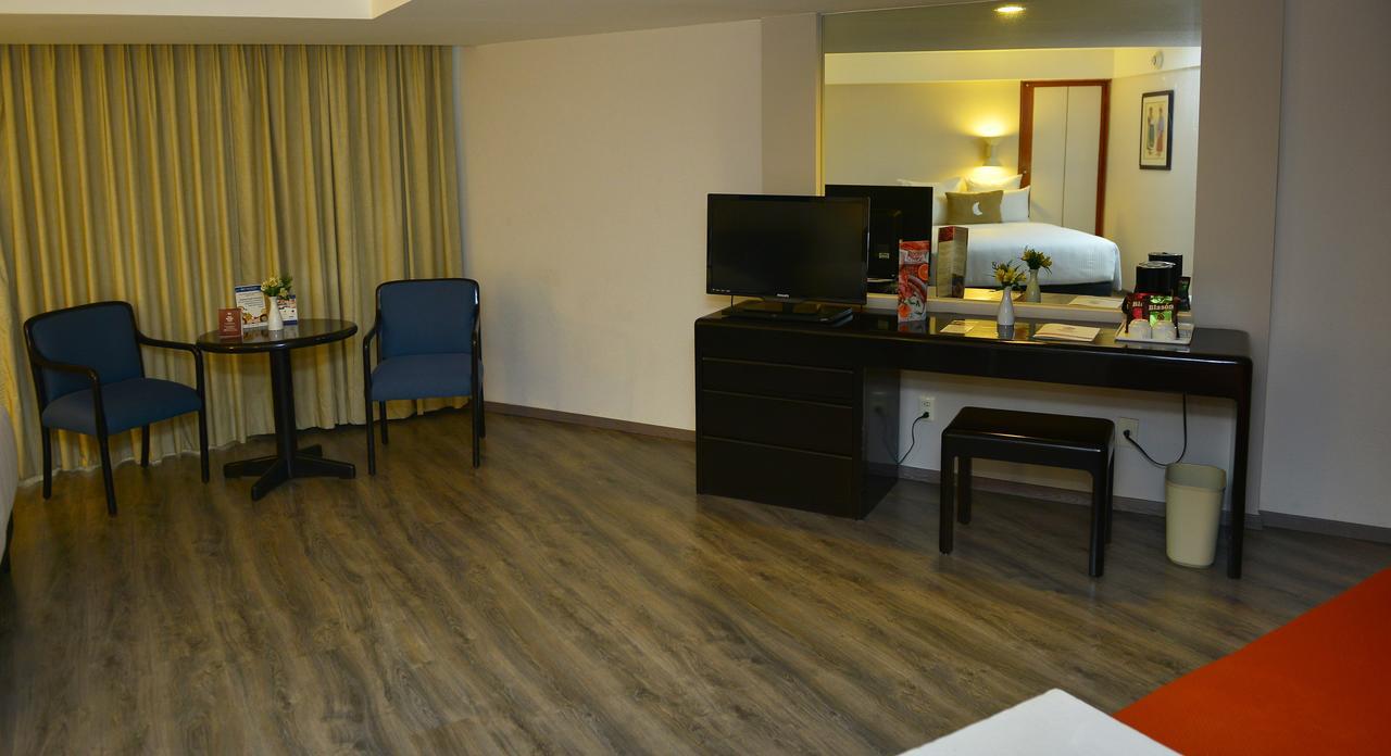 Grand Cantalagua Hotel Morelia, BW Signature Collection ภายนอก รูปภาพ A room at the hotel